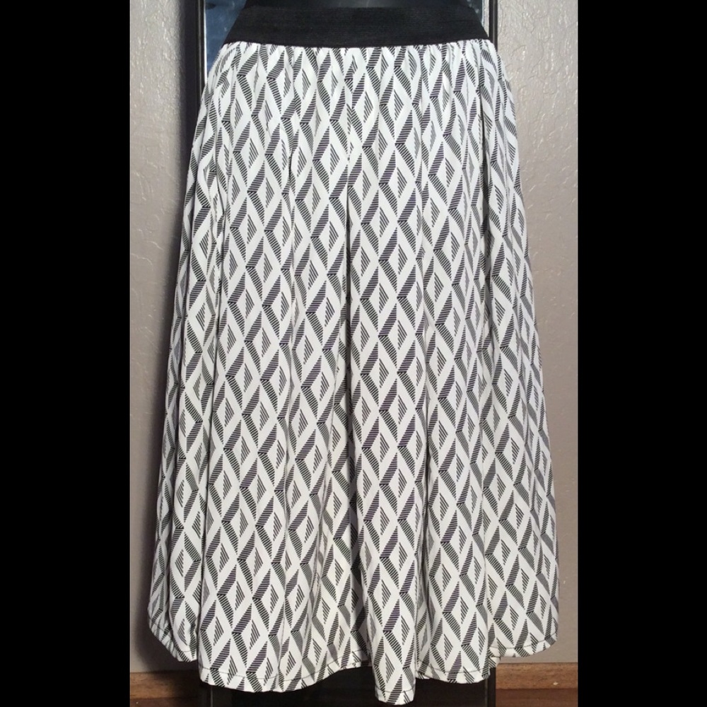 Beautiful white and black skirt